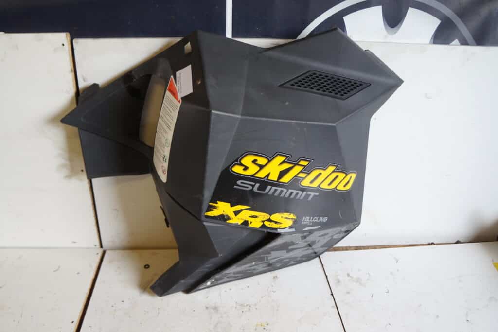 Ski-doo Summit 800r -09  Sidokåpa, höger