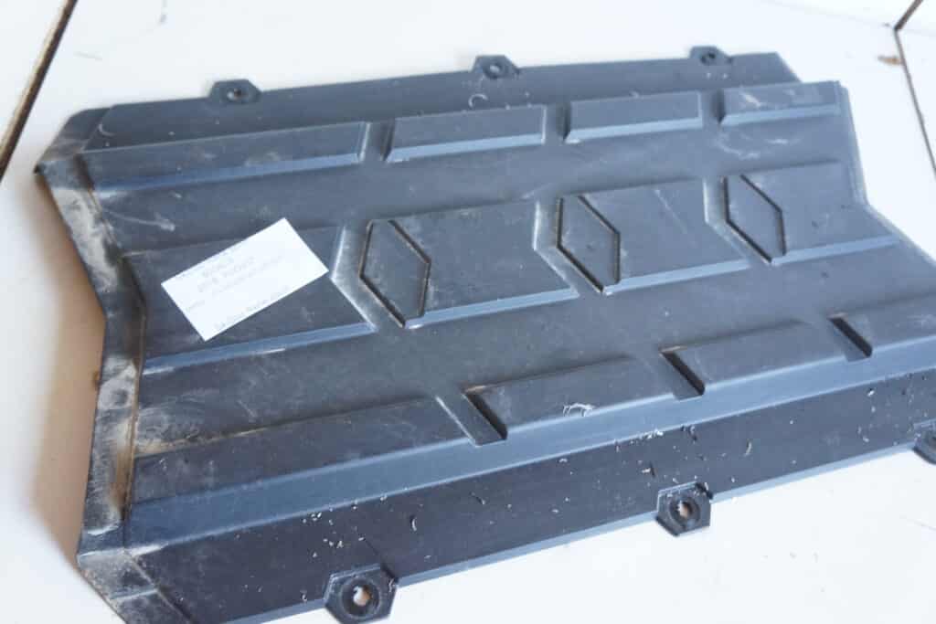 Ski-doo Renegade 600 ace -18  Plast bak på tunneln