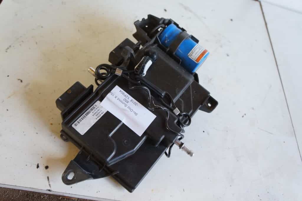 Ski-doo Summit 850 -18  ECM-box