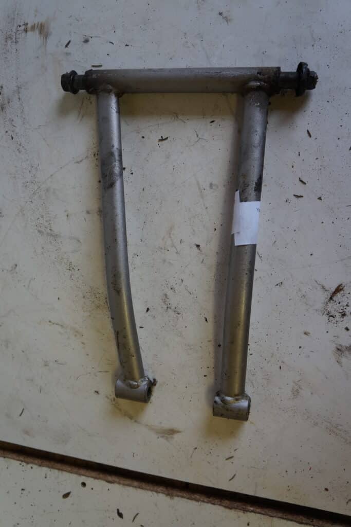 Yamaha Rs Viking -06  A-arm, övre, vänster