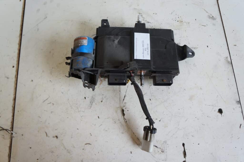 Lynx Boondocker 850 3900ds -19  ECM-box