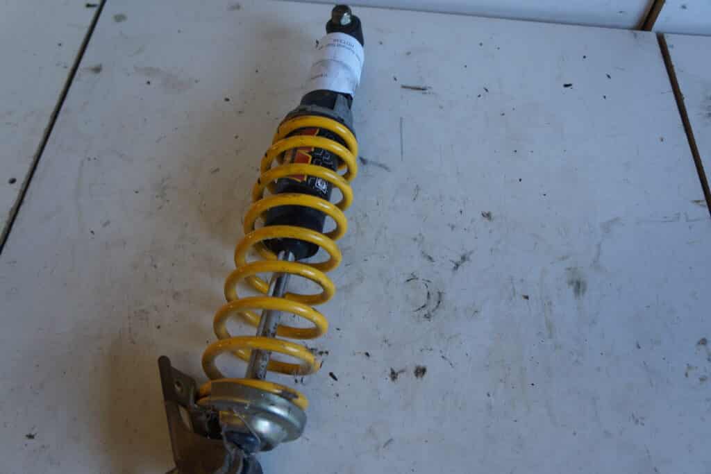 Ski-doo Summit 600 -99  Framvagnsstötdämpare 1st
