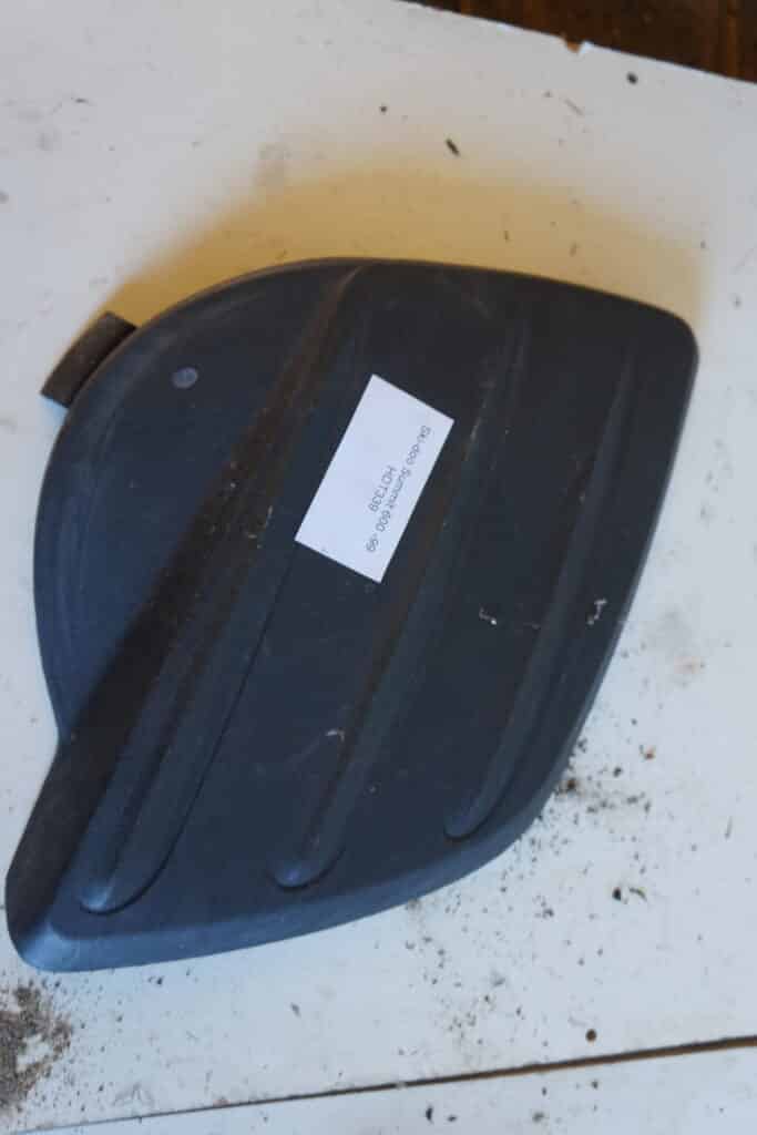 Ski-doo Summit 600 -99  Plastlock vid variatorn