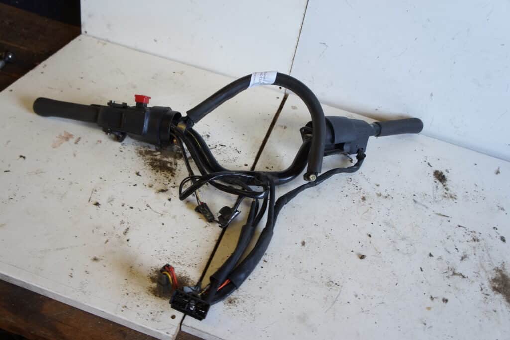 Ski-doo Summit 600 -99  Styre