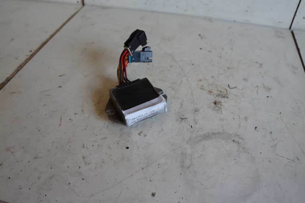 Polaris  Pro-rmk 800 163” -17 Voltregulator