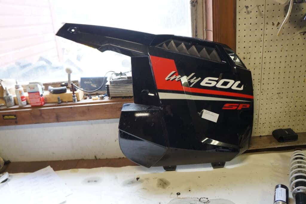 Polaris Indy 600 -13   sidokåpa, vänster