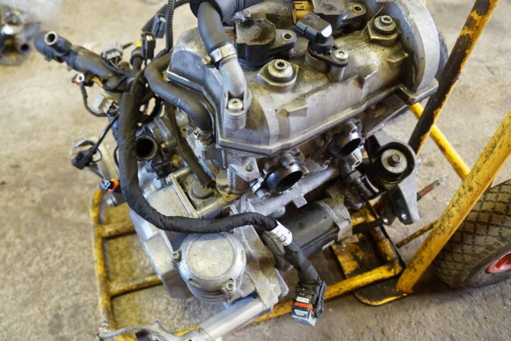 Ski-doo Tundra 600 ace -21  Motor 992 mil  