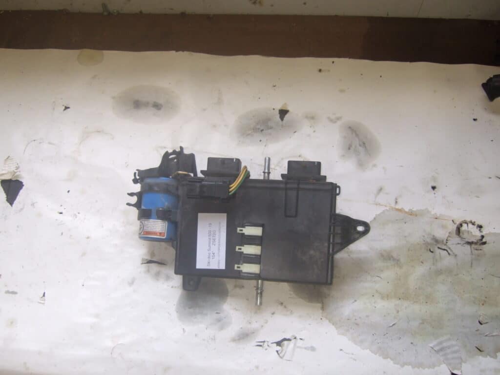 Ski-doo Summit 600R SP -19  ECM-box