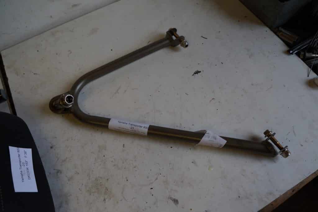 Yamaha Transporter 800 -23  A-arm, övre, vänster