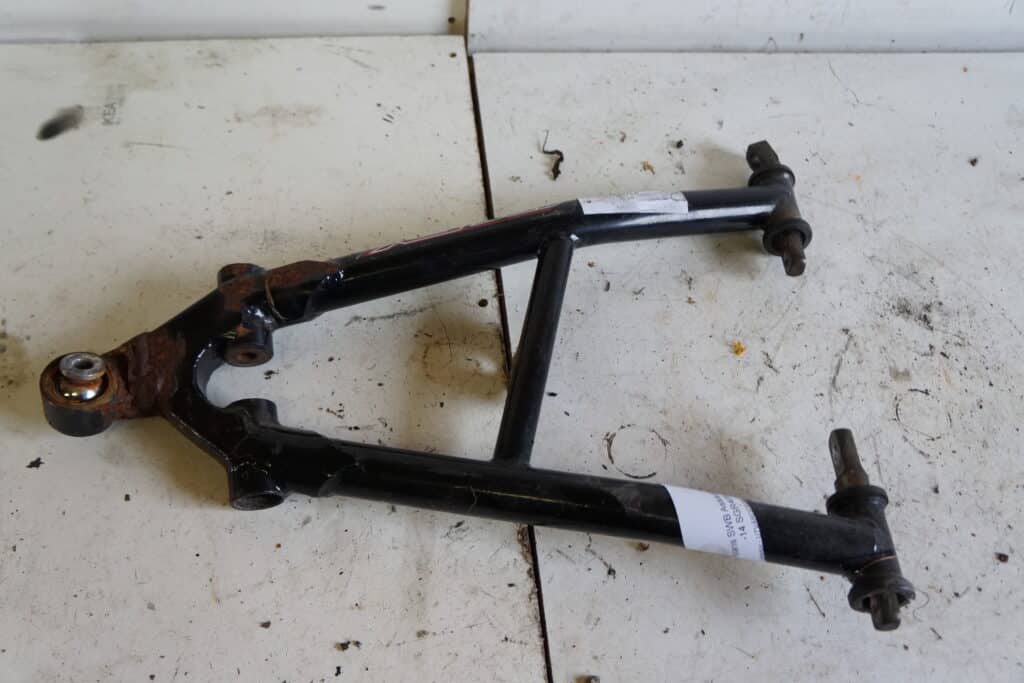 Polaris Switchback 800 144” -14  A-arm nedre vänster