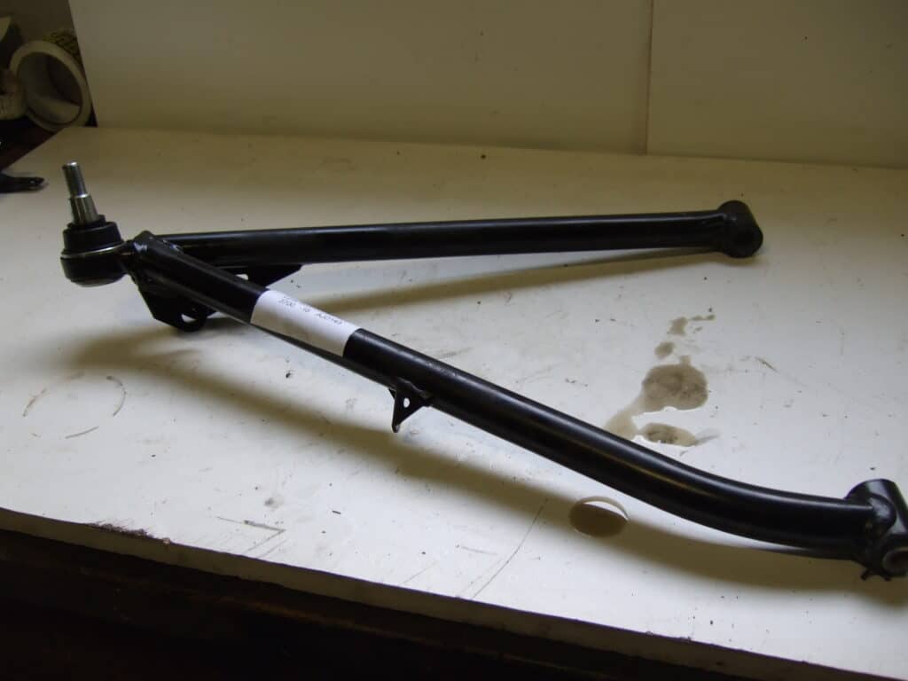 Lynx Boondocker 600 3700 -16  A-arm, nedre höger