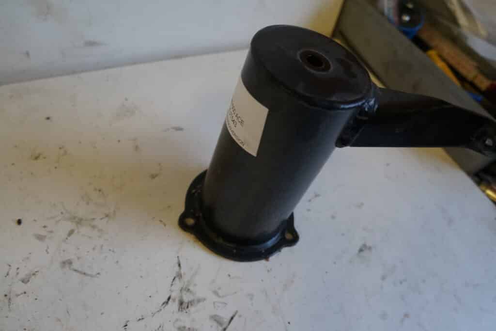 Lynx Yeti 600 ace -19  Stötdämparlock