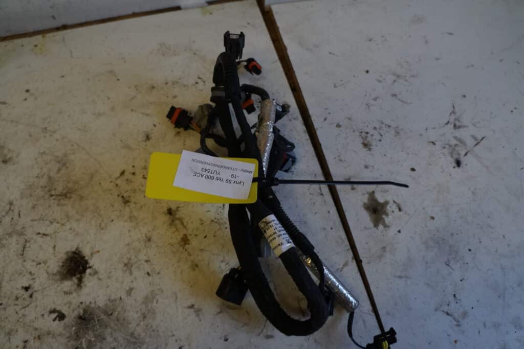 Lynx Yeti 600 ace -19  Motor kabelstam
