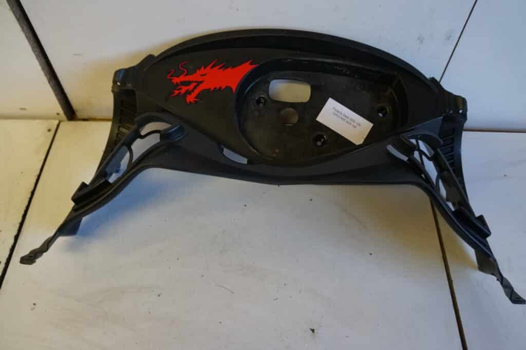 Polaris Switchback 600 -08    plast runt hastighetsmätaren