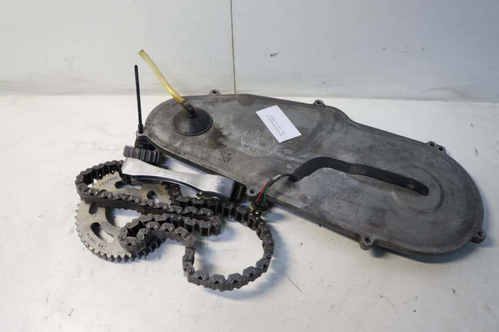 Ski-doo Renegade 600 e-tec  -09  Lock kedjehus, drev,kedja