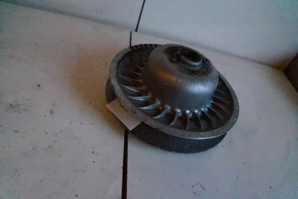 Polaris Switchback FST -08    sekundärvariator