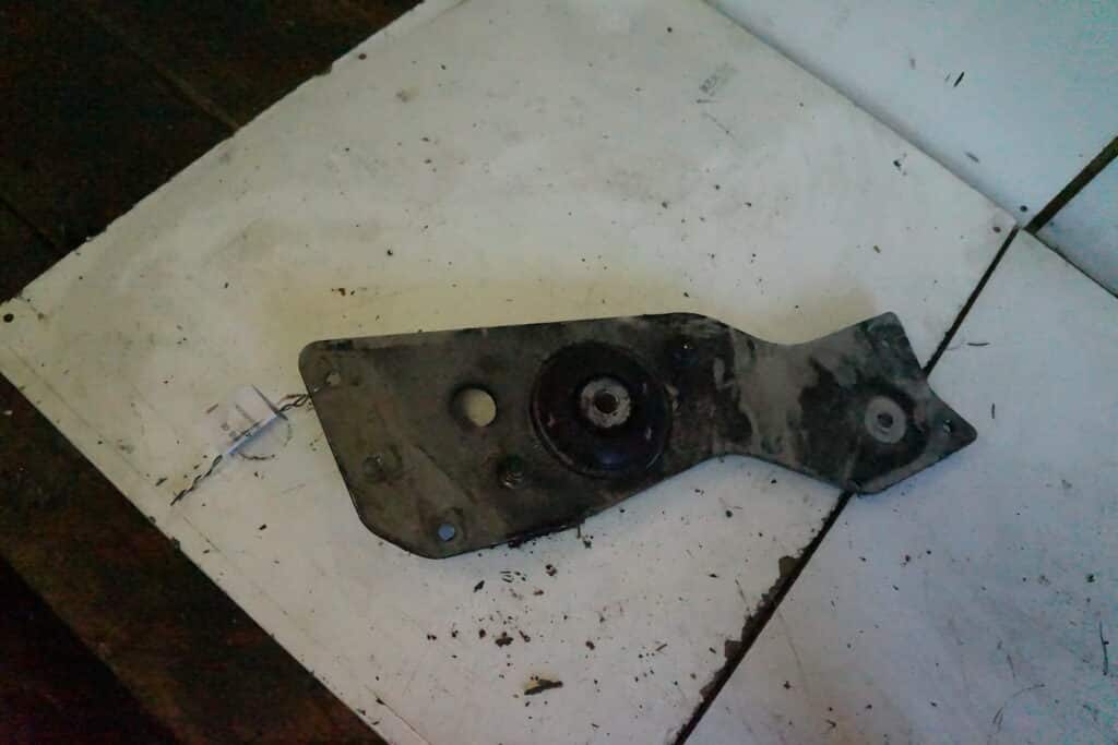 Polaris Switchback FST -08    motorfäste