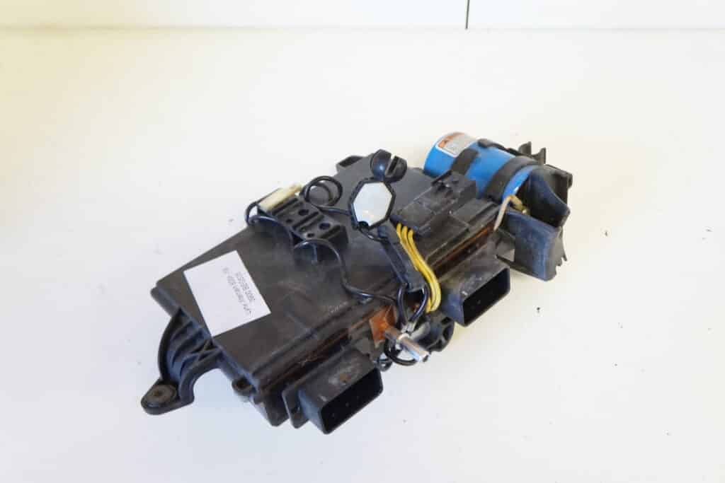 Lynx Xterrain 600r -19  ECM-box med dess