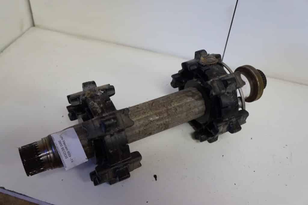 Lynx Xterrain 600r -19  Drivaxel