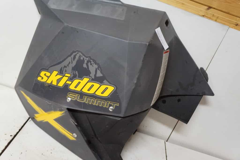 Ski-doo Summit 800 -09  Sidokåpa, vänster