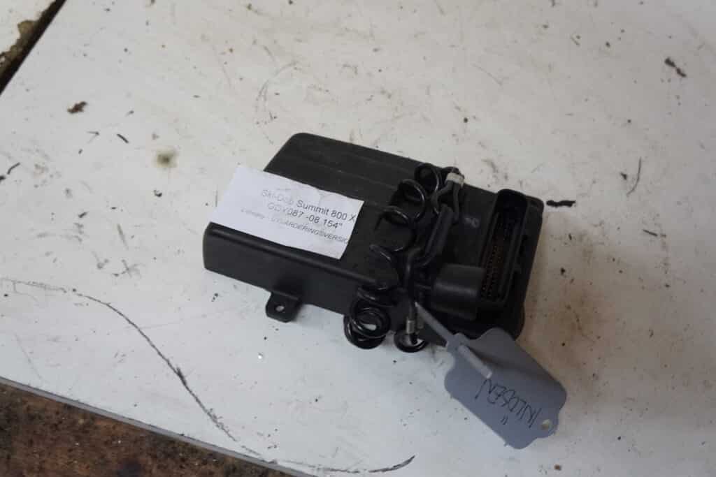Ski-doo Summit 800 -09  Databox