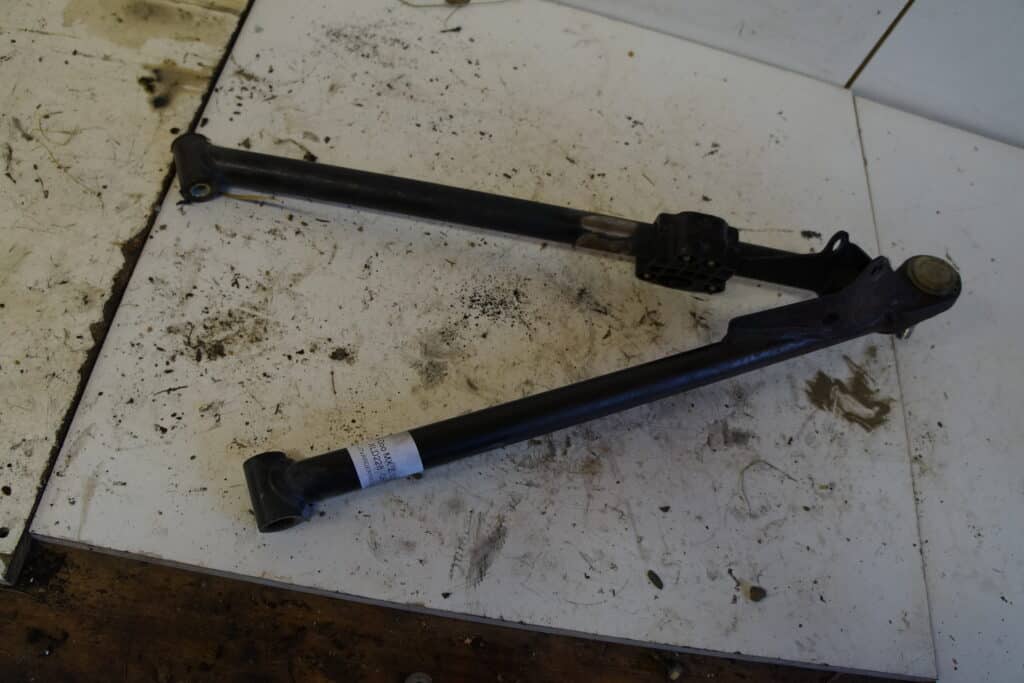 Ski-doo mxz 550 -06  A-arm, nedre, vänster