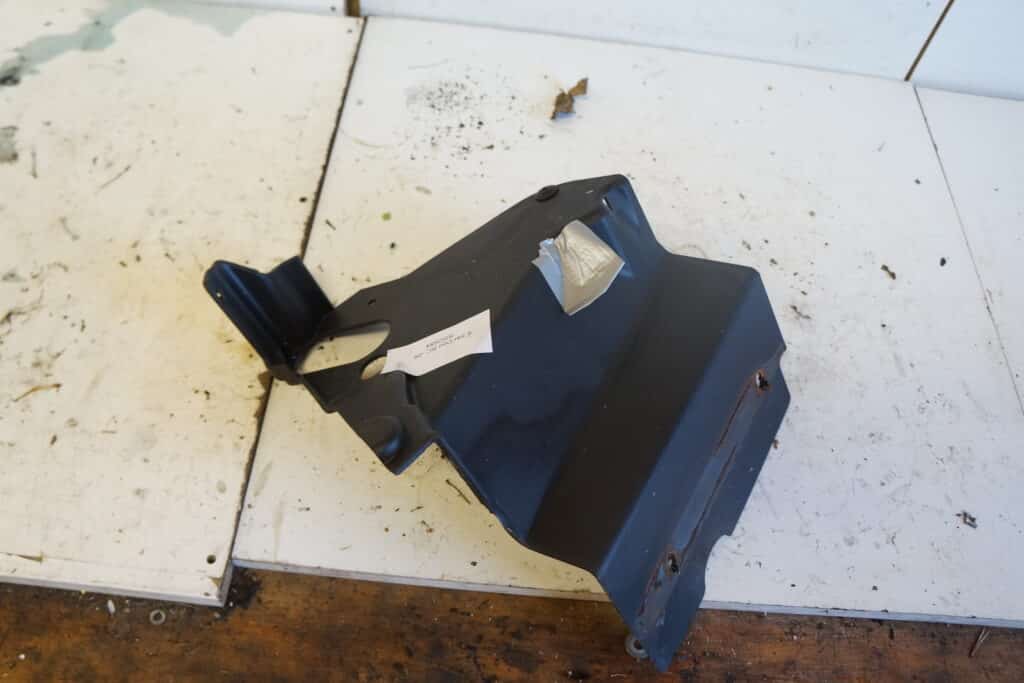 Ski-doo Freestyle Backcountry 550 -09  Plast vid trailingarm
