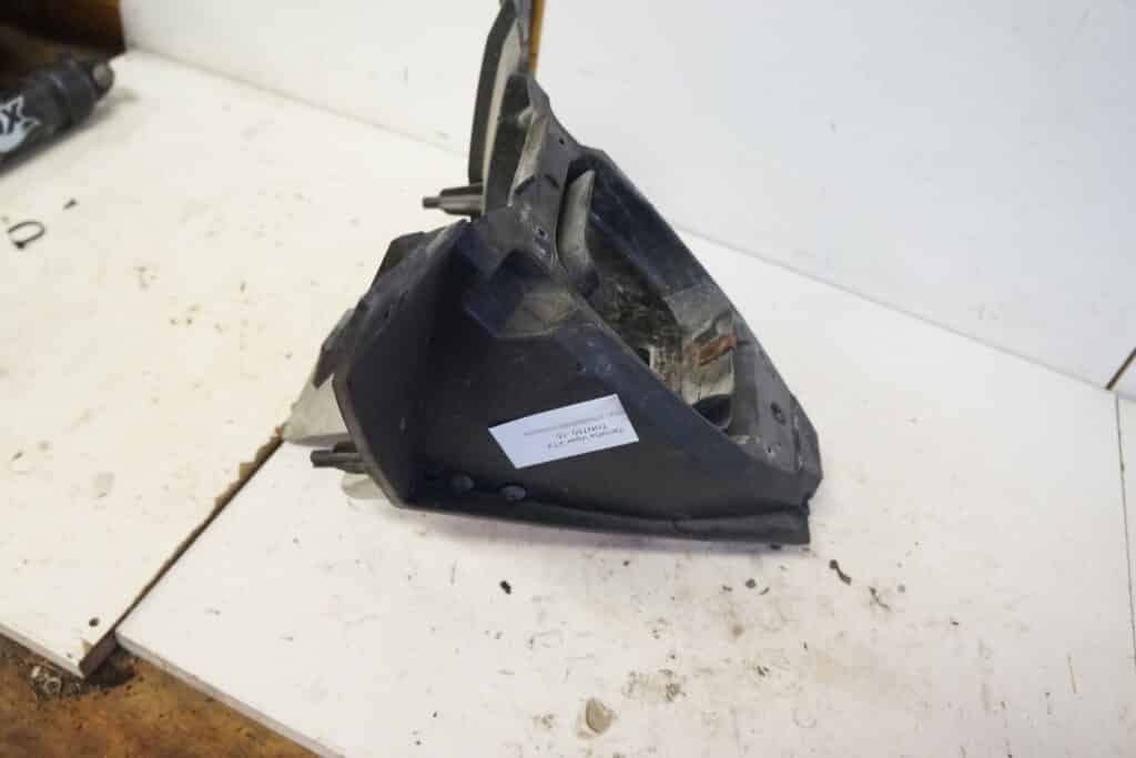 Yamaha Viper XTX  SE -15  Plast vid lyftbågen