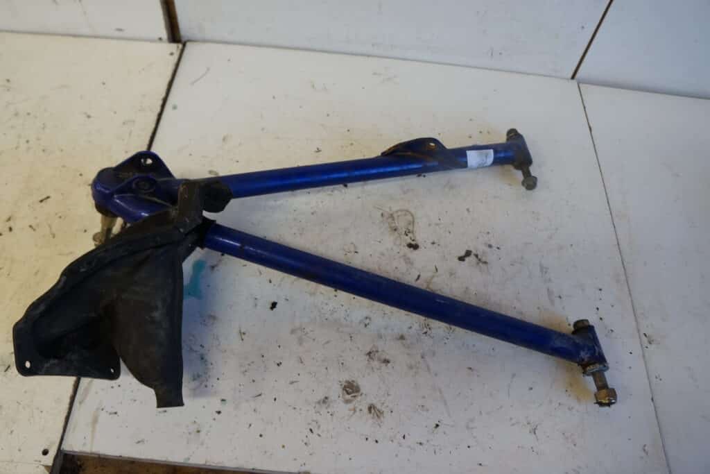 Yamaha Viper XTX  SE -15  A-arm, nedre, höger