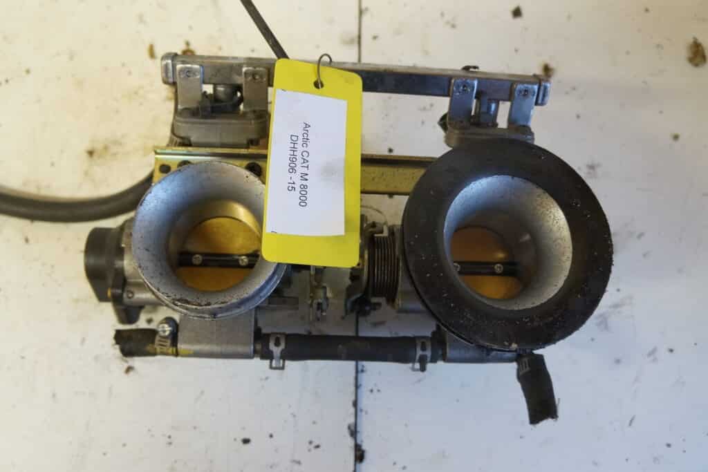 Arctic-cat M8000 -15  Spjällhus med injektorer