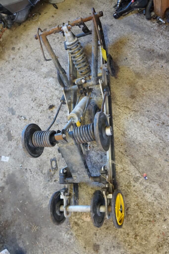 Sk-doo mxz 800 -04  Boggie