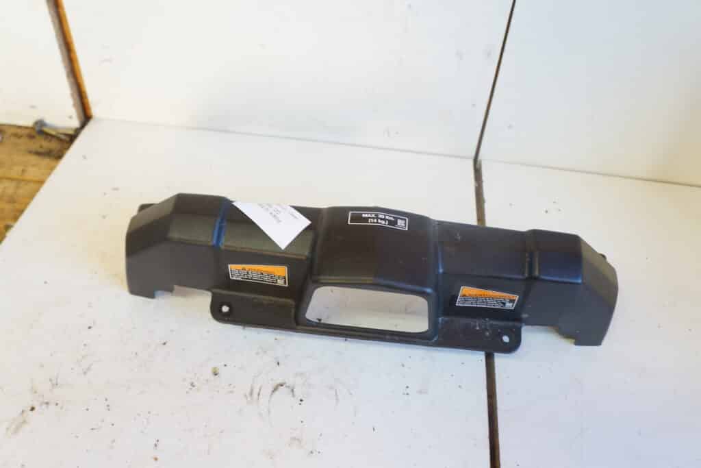 Polaris IQ 550 LXT -13 Plast runt bakljuset