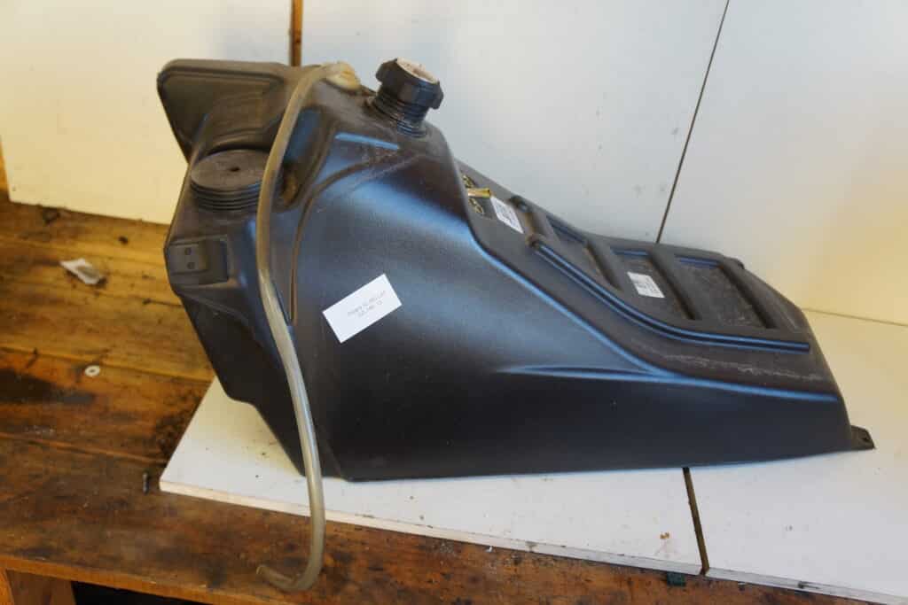 Polaris IQ 550 LXT -13   bränsletank
