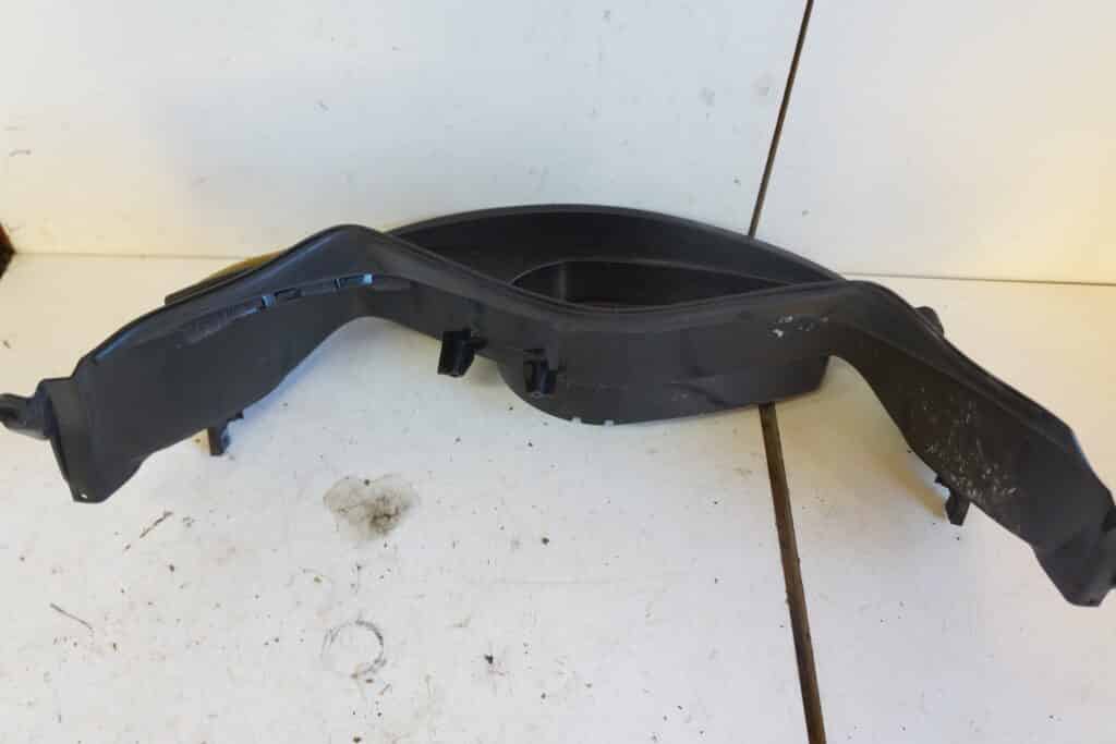 Polaris IQ 550 LXT -13 Plast runt instrumenteringen stora