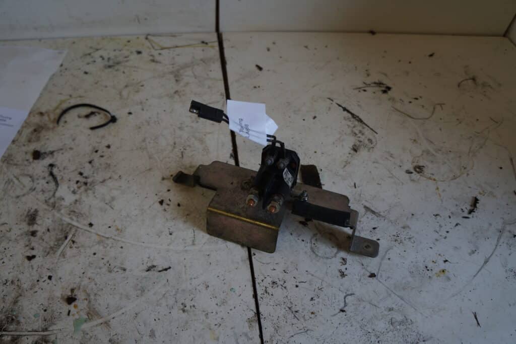 Polaris FST Touring -06    startsolenoid