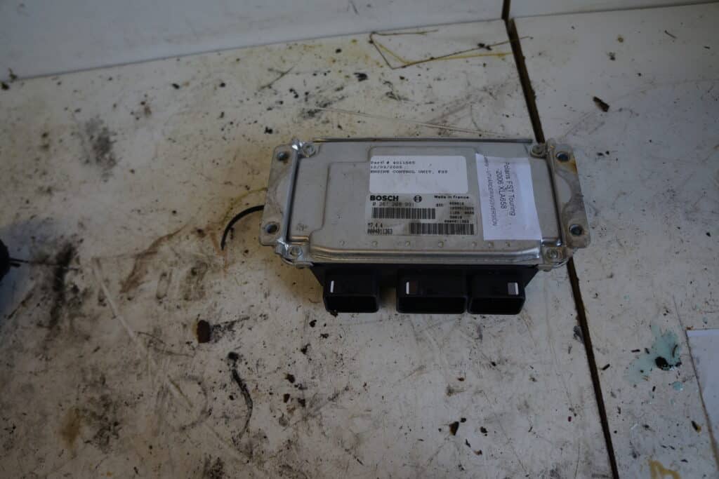 Polaris FST Touring -06    databox