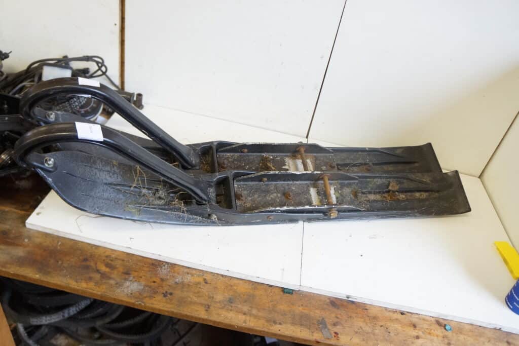 Arctic-cat Triple touring 600 -98  Skidor