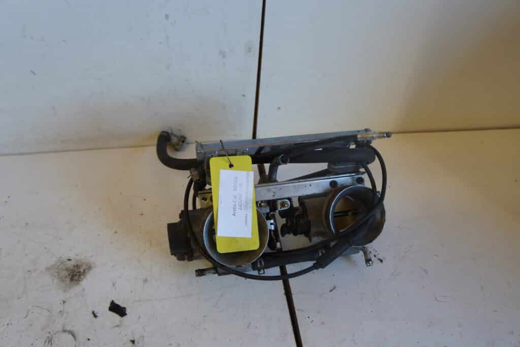 Arctic-cat M8000 -15  Spjällhus med injektorer