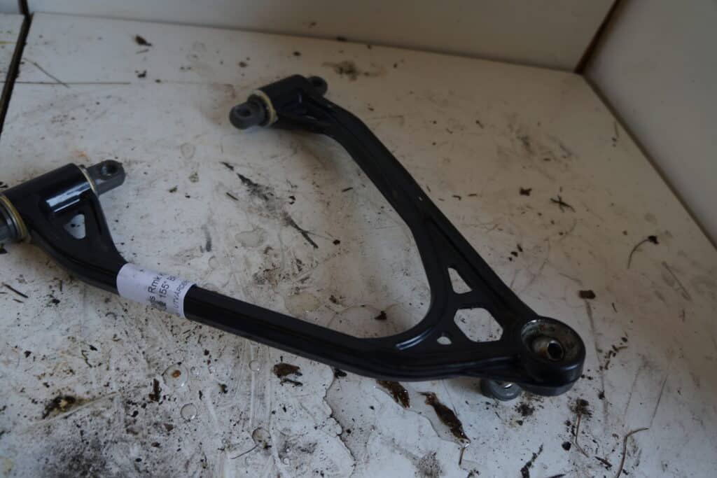 Polaris Khaos 850 -22  A-arm övre vänster