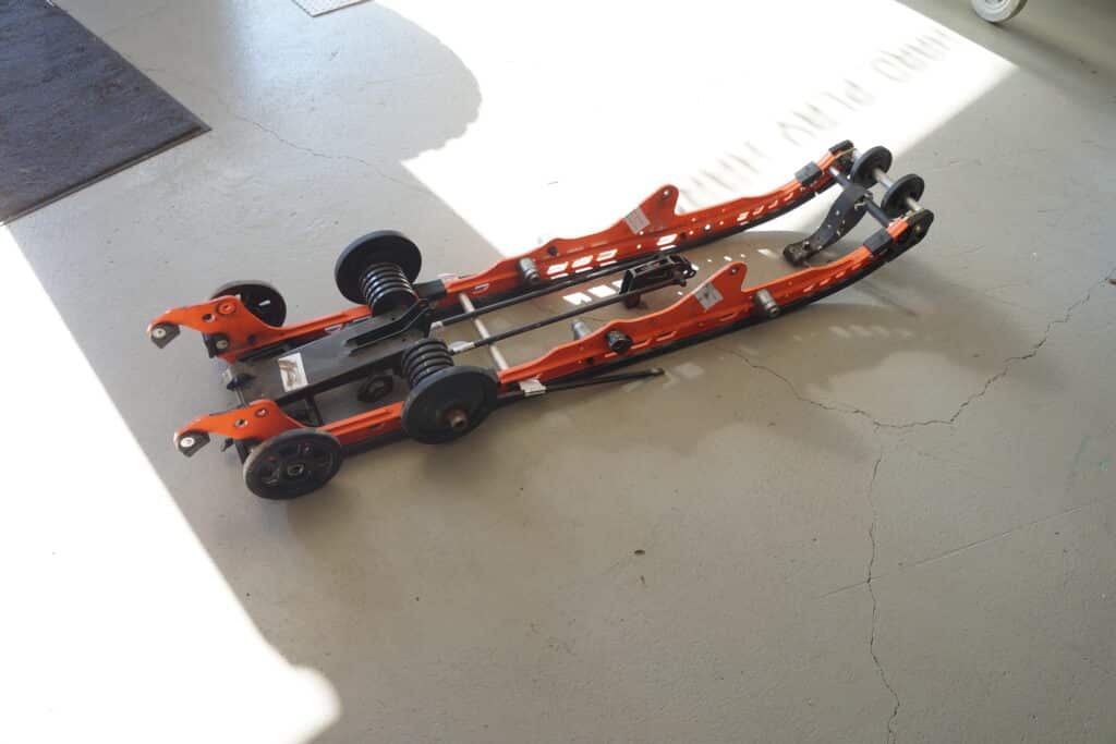 Ski-doo Tundra 600 e-tec -15  skenor, baksving