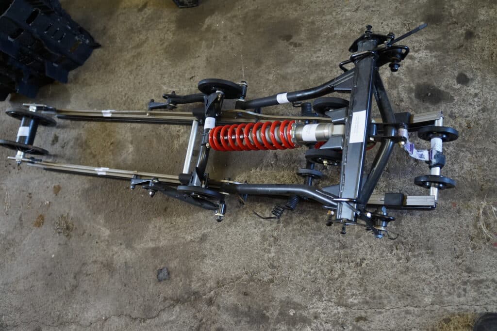 Lynx Boondocker 850 3900ds -18  Boggie 154”