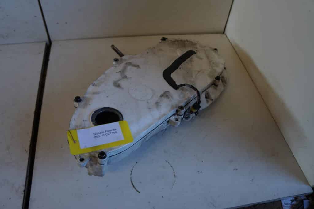 Ski-doo Freeride 800 -11  Kedjehushållare