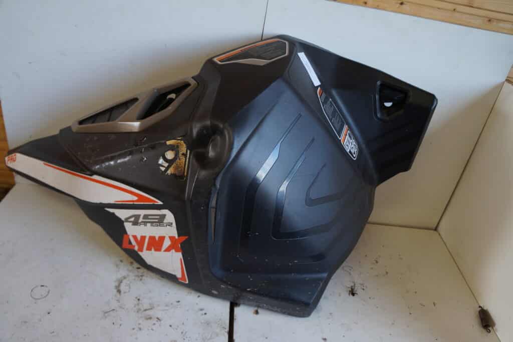 Lynx Ranger 900 Pro -19  Sidokåpa, vänster