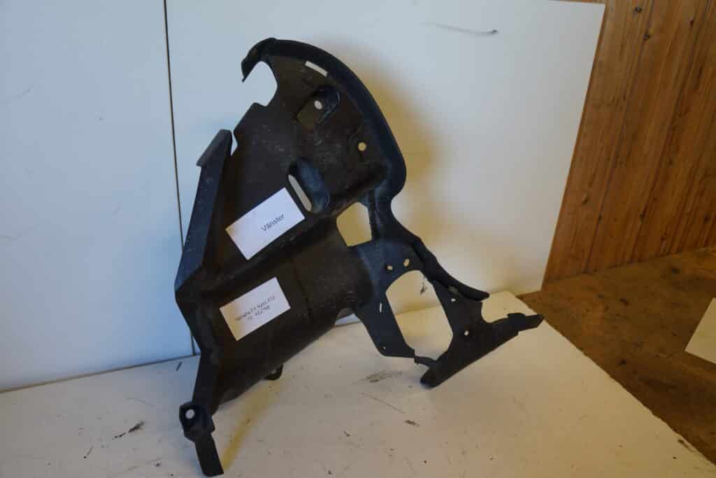 Yamaha Nytro XTX -10  Sidobuk främre vänster