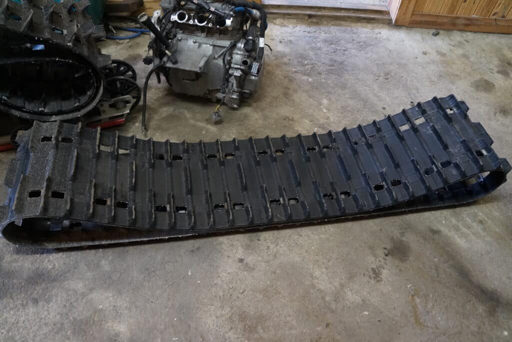 Lynx Ranger 600 -04  Drivmatta 144” 32mm kammar