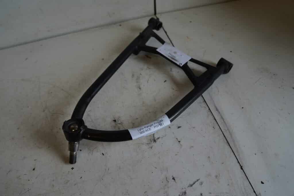 Lynx Ranger 900 ace Pro -19  A-arm, övre höger