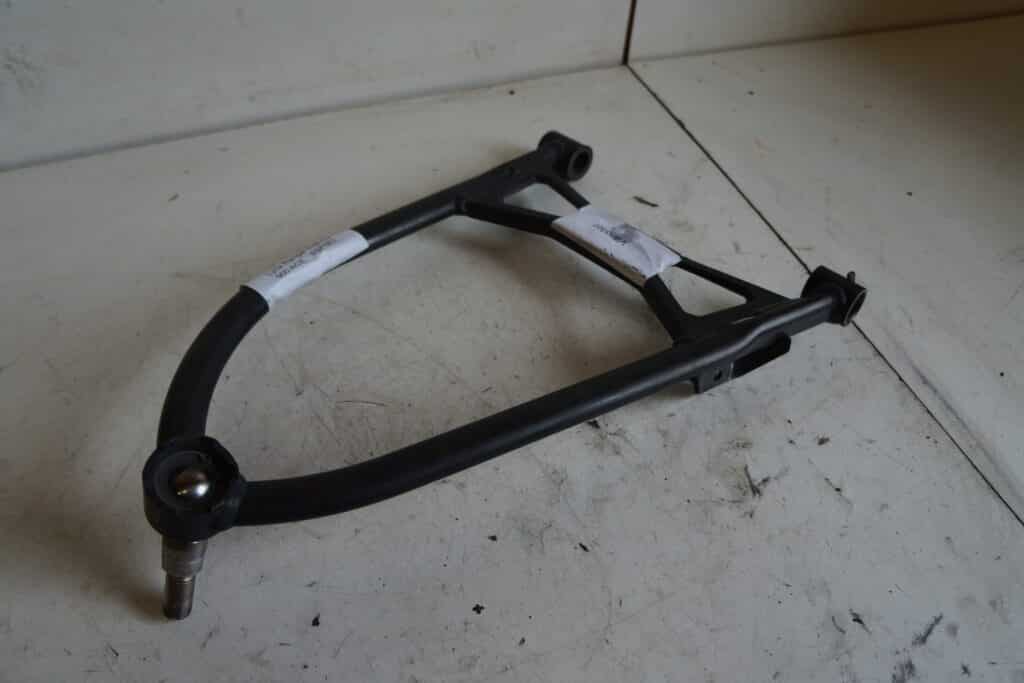 Lynx Ranger 900 ace Pro -19  A-arm, övre, vänster