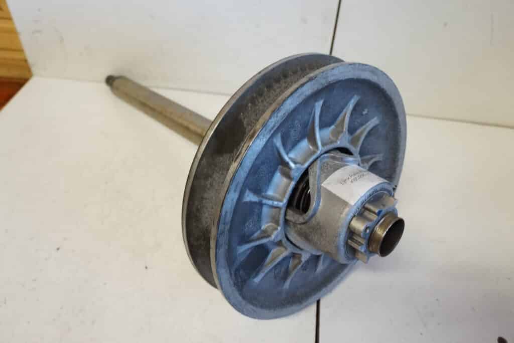 Lynx Rave 800RE -16  Sekundärvariator inkl axel