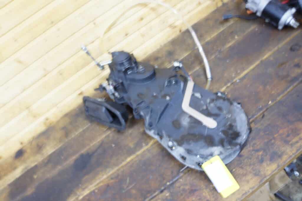 Ski-doo Tundra 600 ace -21  Kedjehus komplett