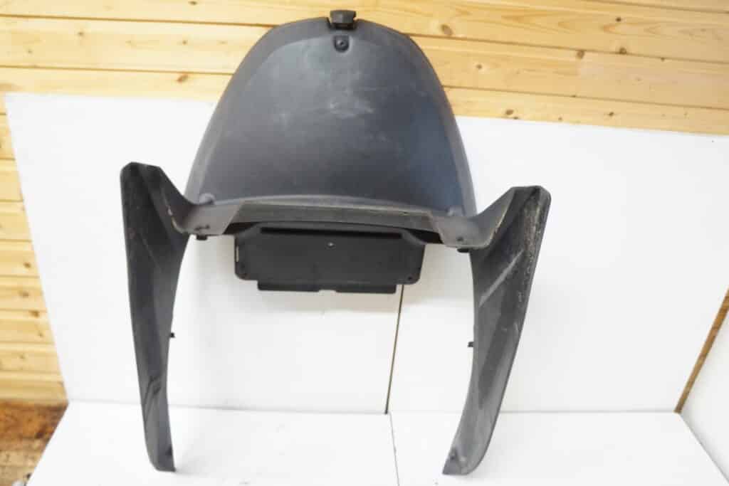Ski-doo Summit 550 -05  Plast bakom dynan
